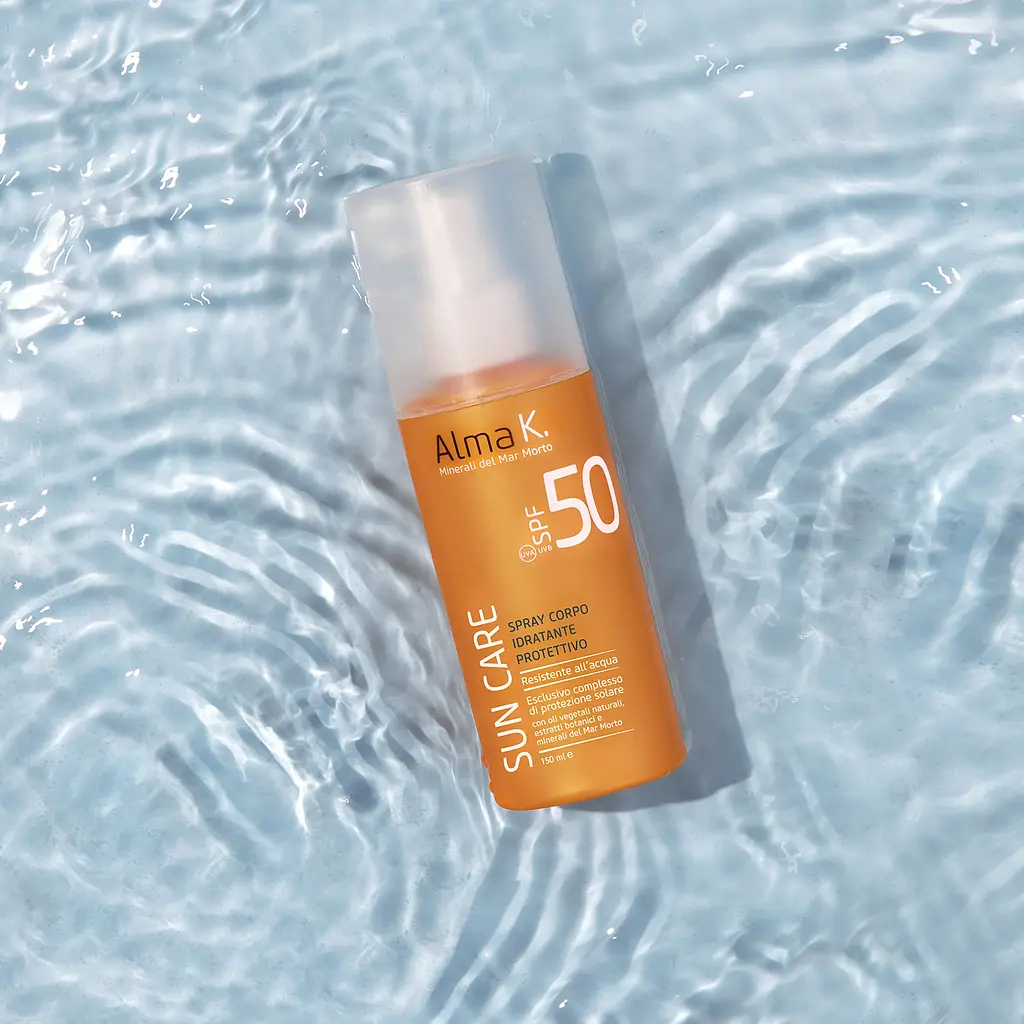 Сонцезахисний спрей для тіла Alma K Sun Care Protective Moisturizing Body Spray SPF 50, 150 мл (121591) - фото 2