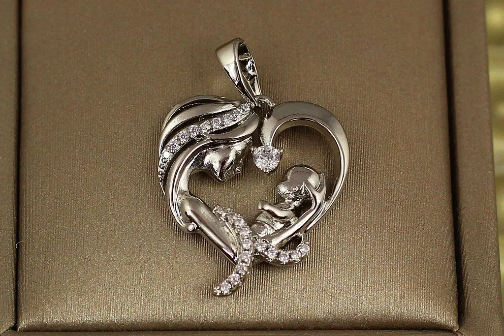 Кулон Xuping Jewelry мати і дитя з каменем в сердечку 2,2 см сріблястий