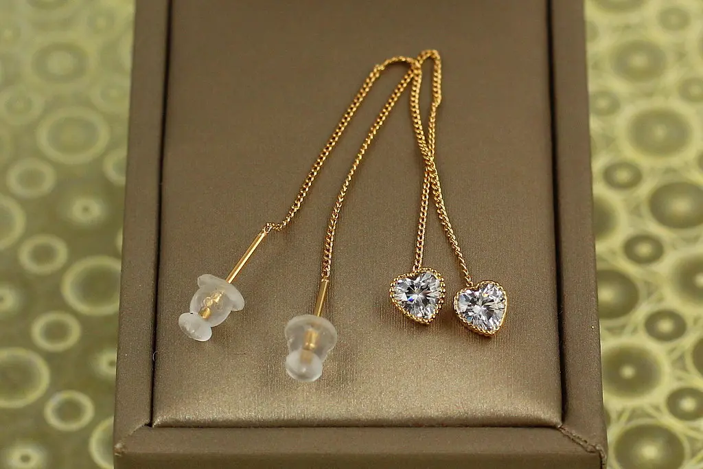 Сережки протяжки Xuping Jewelry камінчики сердечко 8,5 см золотисті