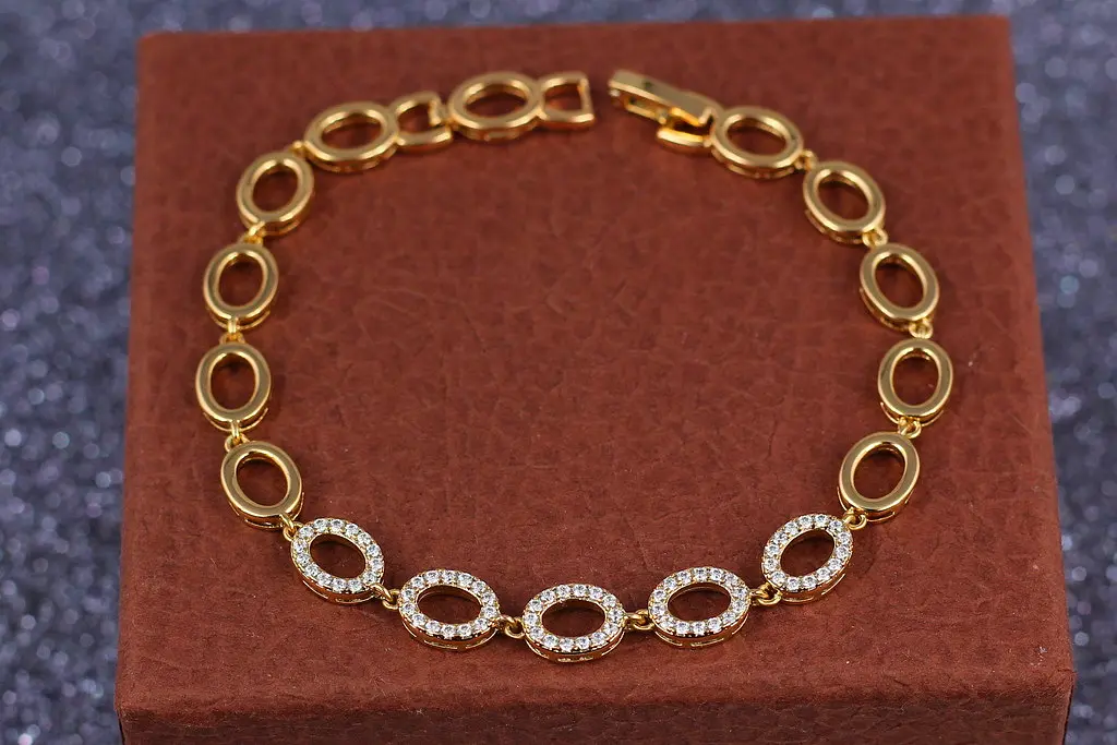 Браслет Xuping Jewelry п'ять фианитових овалів 17 см 7 мм золотистий