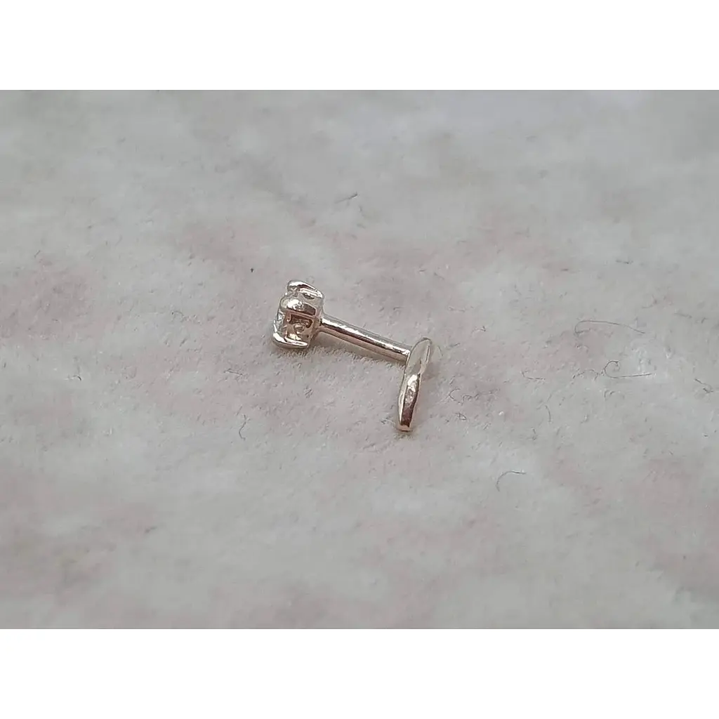 Золотая серьга-пирсинг в нос Dear с фианитом. 1017.1 - фото 2