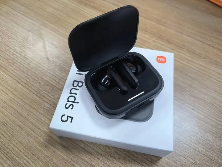Навушники бездротові Xiaomi Redmi Buds 5 чорні BHR7627GL - фото 6
