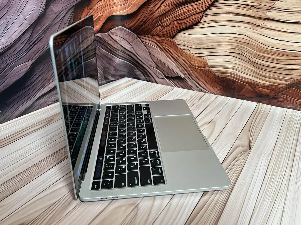 Ноутбук Apple MacBook Pro 13" 2020 i7/32GB/512GB (C02DR2ADML87) Б/в - фото 4