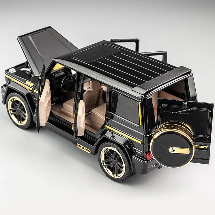 Колекційна металева модель позашляховика АвтоЕксперт Mercedes-Benz G65 AMG Brabus із золотими вставками, інерцією, світлом та звуком 1:24 - фото 6