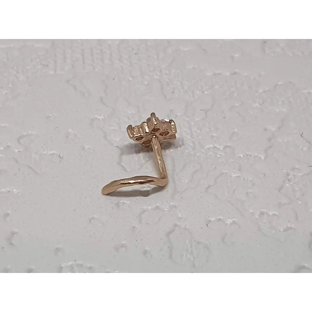 Золотая серьга-пирсинг в нос Dear с фианитами. 1041.1 Розовый (светлый)/Белый - фото 4