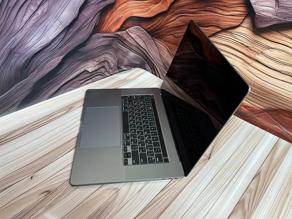 Ноутбук Apple MacBook Pro 16" i9-9880H/32/1TB (C02C7BADMD6T) Б/в - фото 3