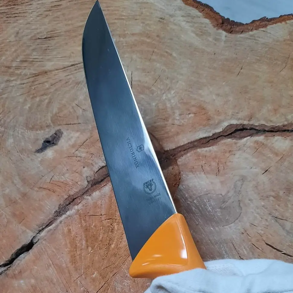 Ніж м'ясника Victorinox SWIBO 21см жовтий 5.8431.21 - фото 4