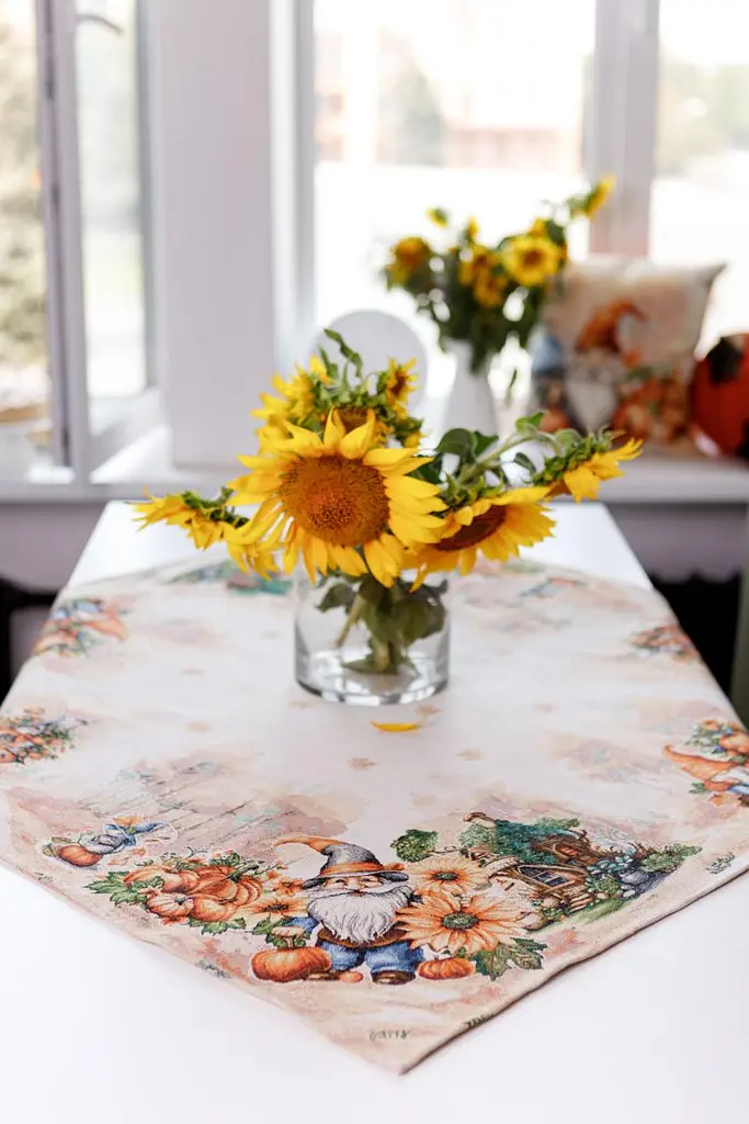 Скатерть Прованс Тыквенные гномы гобеленовая 135х350 см (36250) - фото 10