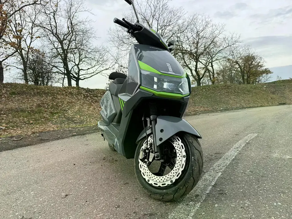 Электроскутер Двухместный Crosser V5 (2500W, 72V/35Ah) Графит - фото 3