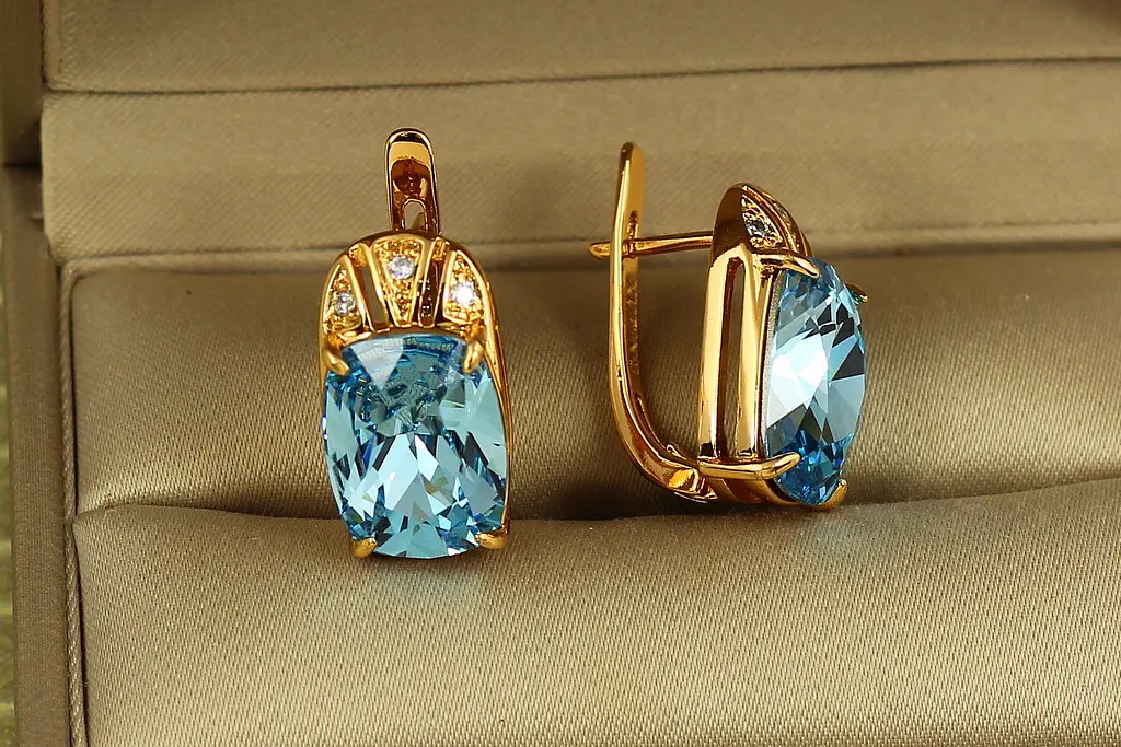 Сережки Xuping Jewelry Гранд з блакитним 1,9 см золотисті - фото 2