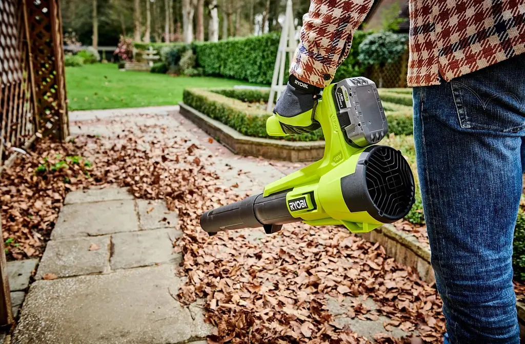 Воздуховод садовый аккумуляторный ONE+ RY18BLA-0 18В 145км/ч 2.1кг без АКБ и ЗП Ryobi teh0016569 - фото 6