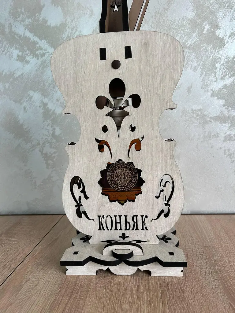 Сувенірна скрипка з коньяком та чарками Довбуш 50 см - фото 6