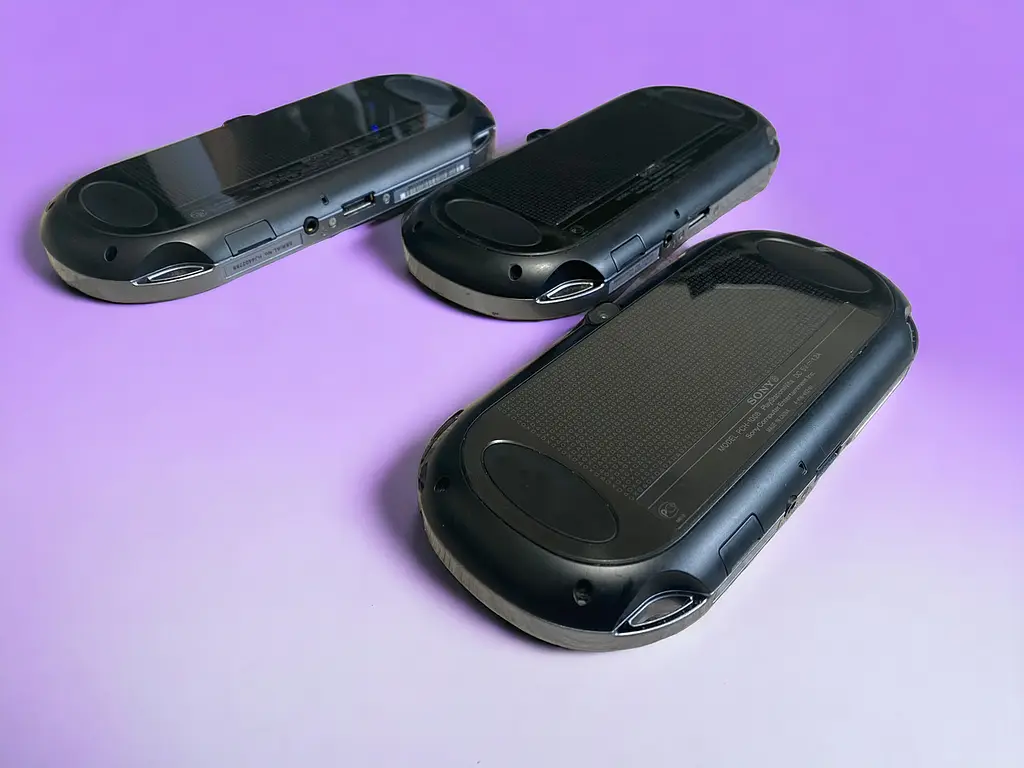 Карманная игровая консоль Playstation Vita Fat 128 GB + 30 игр, Портативная приставка PS + Гаратния - фото 2