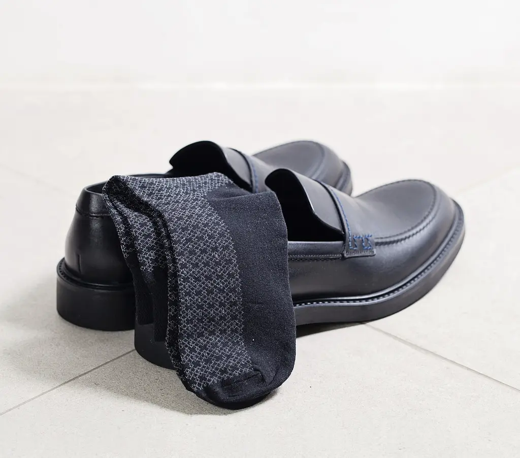 Шкарпетки з принтом клітки високі безшовні якісні ORGANIC cotton JILL ANTONY Чорний, 42-43 - фото 5