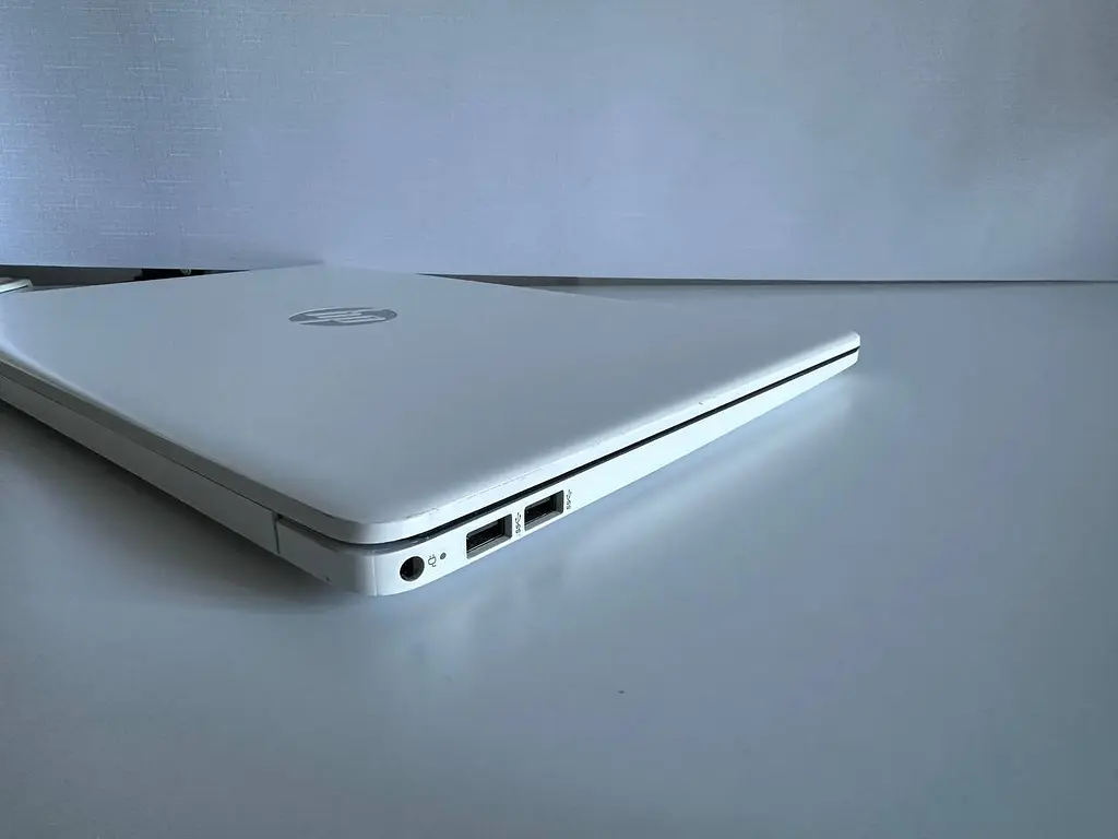 Ноутбук HP Laptop 15t-dy100 15.6" (i5-1035G1 / 12GB / SSD 256GB) б/в - фото 10