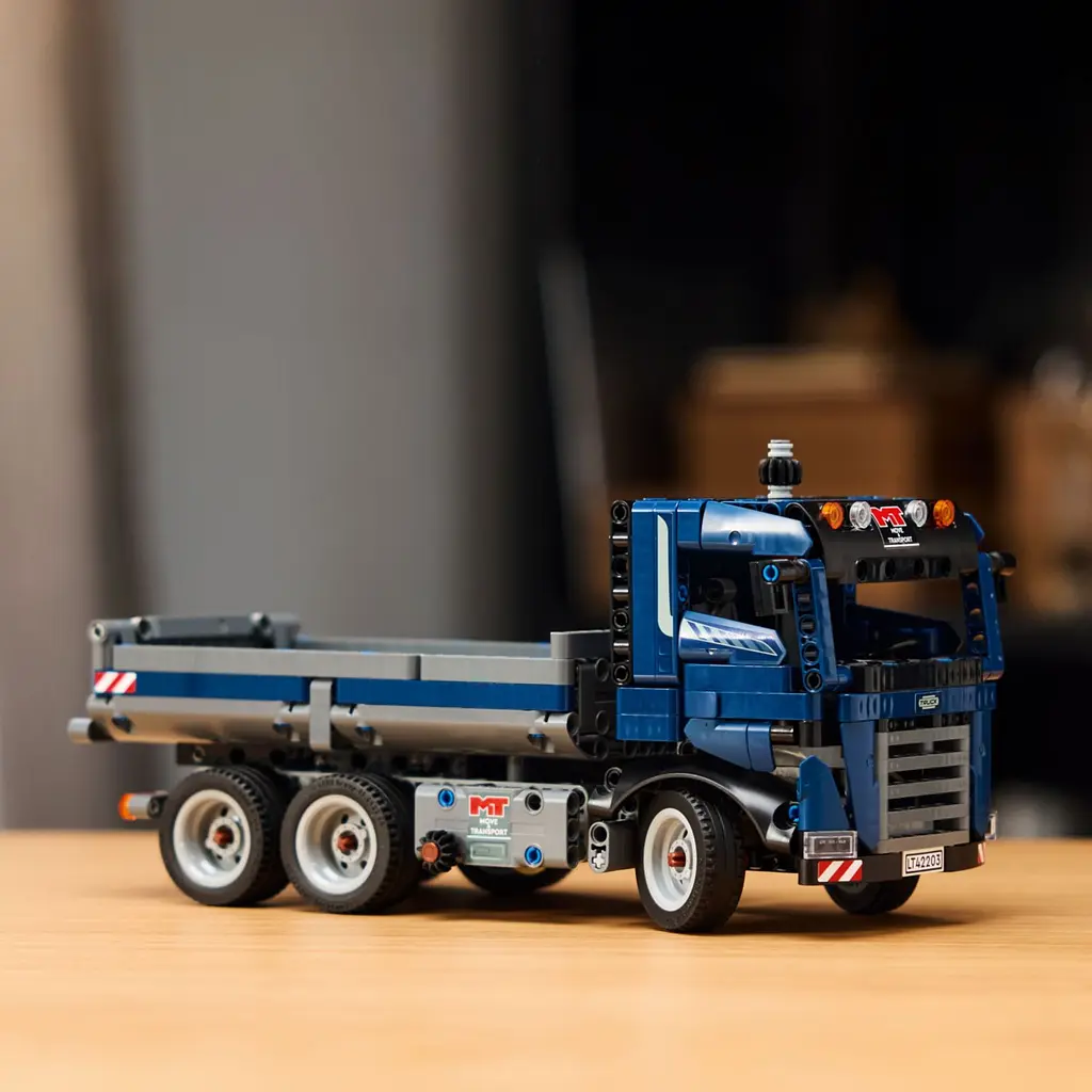 Конструктор LEGO Technic Самоскид 462 деталі (42203) - фото 4