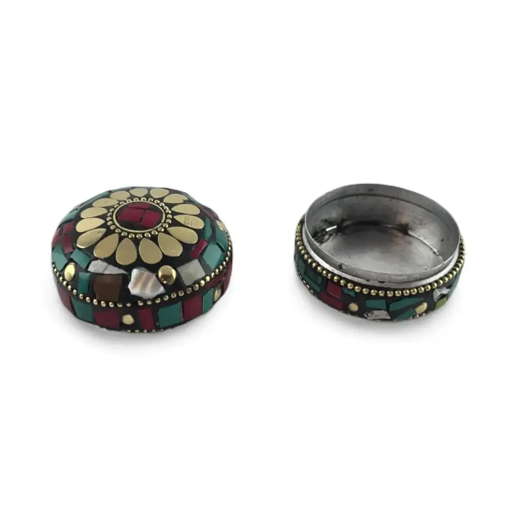 Скринька металева з бірюзою і коралами і перламутром 3.2х4.7 см - фото 4