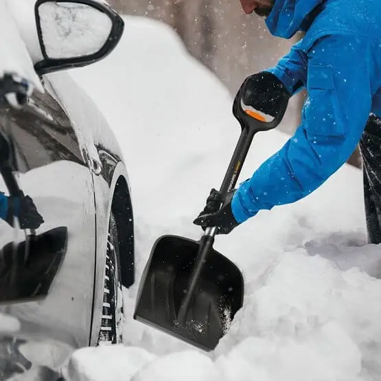 Телескопічна автомобільна лопата для снігу Fiskars X-series ™ 1057187 - фото 6