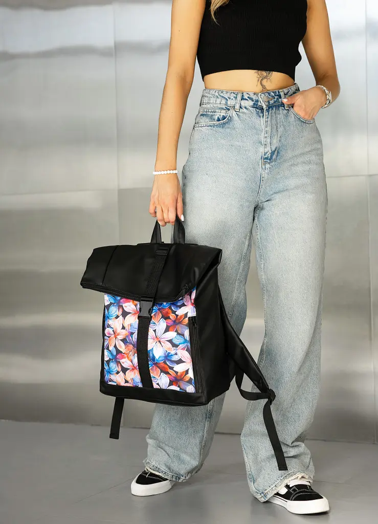 Женский рюкзак Sambag Roll Top One черный принт "Flowers" 41 х 30 х 16 см (24208153) - фото 5