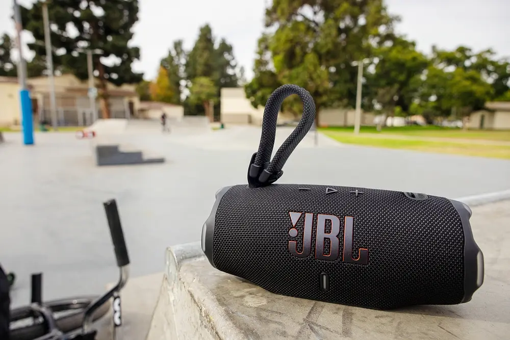 Портативна акустика JBL Charge 6 White (JBLCHARGE6WHT) (7106537) - фото 6