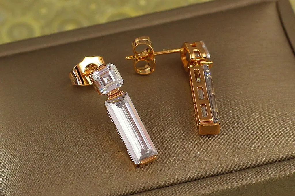 Сережки гвоздики Xuping Jewelry підвіска Хола 2,2 см золотисті - фото 2