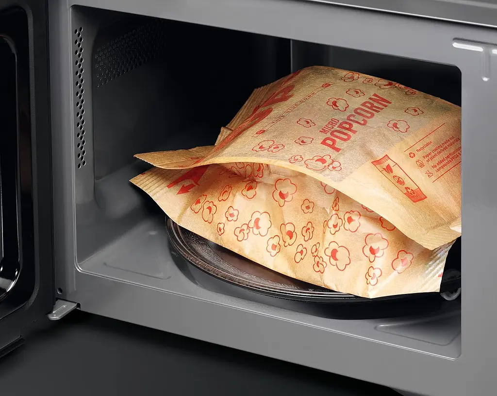 Мікрохвильова піч, 20л, мех. керування, 800Вт, гриль, чорний Electrolux kuh0015104 - фото 7