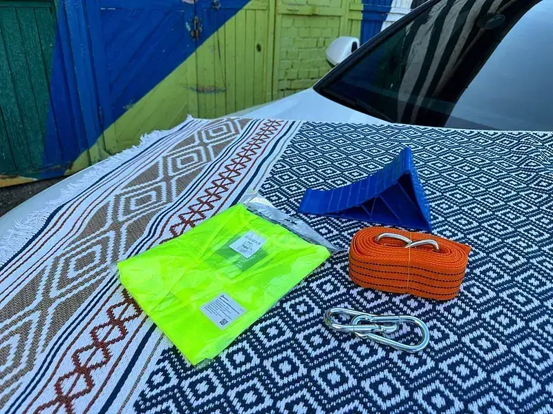 Набір автомобіліста Вимушена зупинка Трос + Упор + Жилет - фото 2