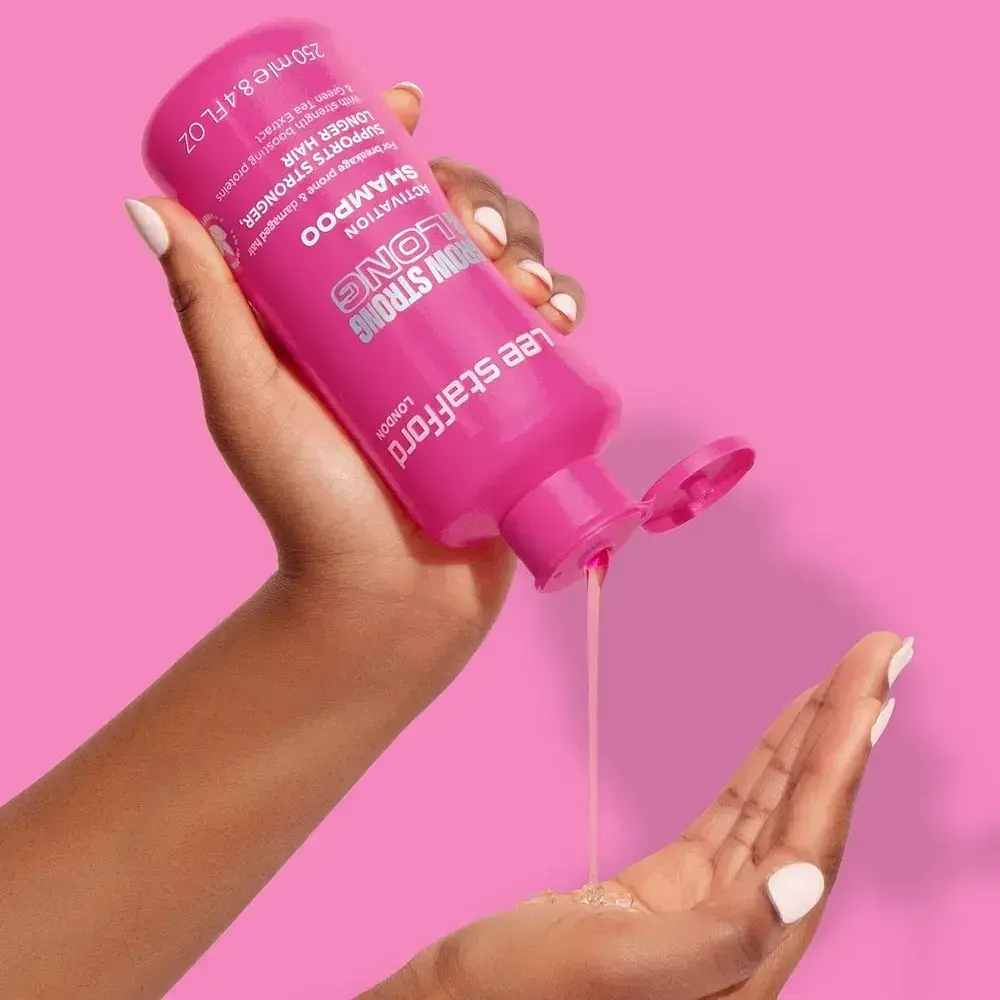 Шампунь-активатор роста волос Grow Strong & Long Activation Shampoo Lee Stafford 250 мл - фото 2