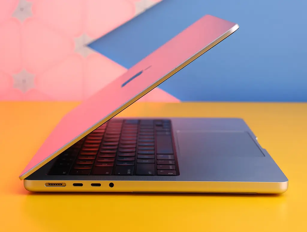 Ноутбук Apple MacBook Pro 14" M2 Pro 16GB/512GB Silver 2023 (Z17K000NU) Б/В [164182] - фото 3
