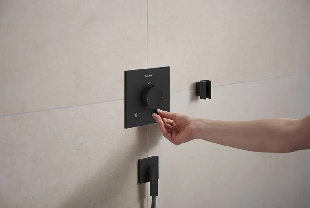 Шлангове під'єднання Hansgrohe FixFit Fine E зі зворотнім клапаном matt black 28883670 - фото 2