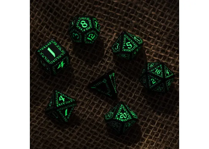 Набор кубиков Runic Black & glow-in-the-dark Dice Set , 7 шт. (SRUN03) - фото 3