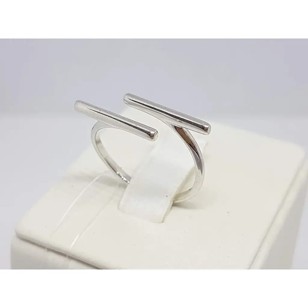 Серебряное кольцо Qvaliz. 901-01189 17,5 - фото 3