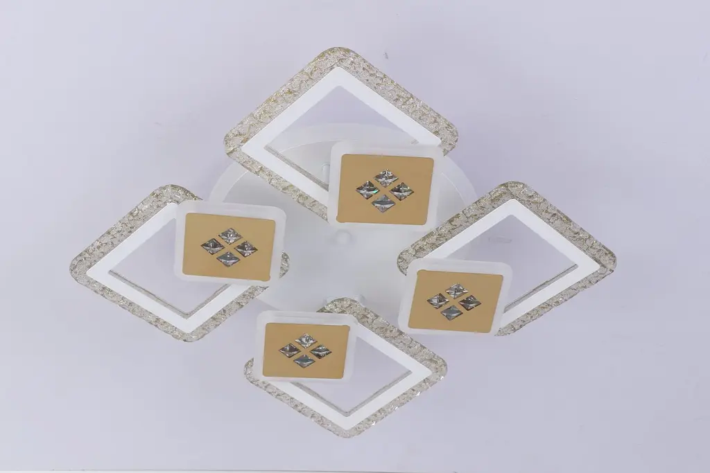 Люстра светодиодная Valeso V K39940-4 4 1 WT gold с пультом - фото 5