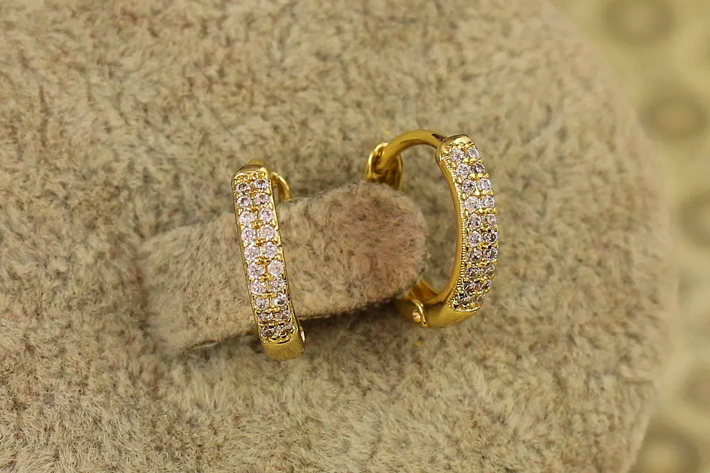 Сережки кільця Xuping Jewelry з камінням в 2 ряди 1,3 см лимонні - фото 2