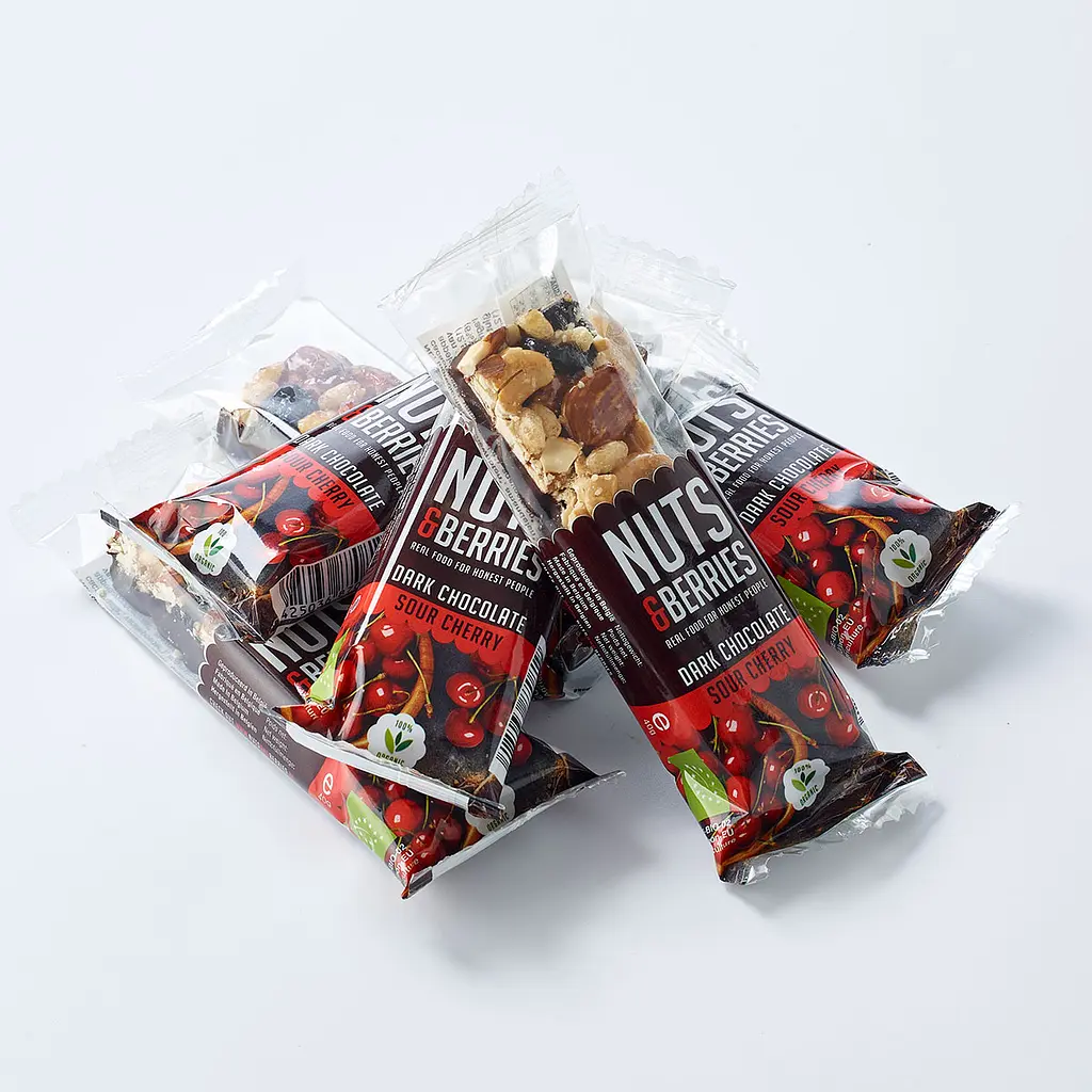 Батончик Nuts & Berries з вишнею та чорним шоколадом органічний 40 г - фото 3
