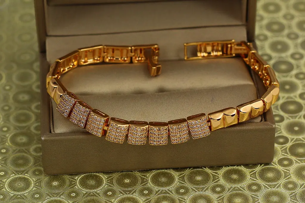 Браслет Xuping Jewelry Інтерфейс сяйва 17 см 7 мм золотистий