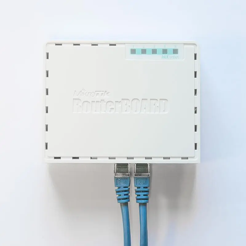 Маршрутизатор MikroTik RouterBOARD RB750GR3 hEX - фото 4