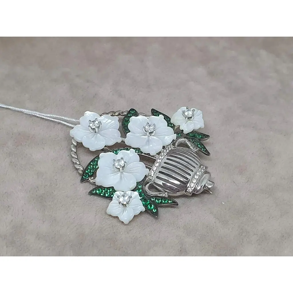 Срібна брошка Tango з перламутром і фіанітами. 660150С Б - фото 2