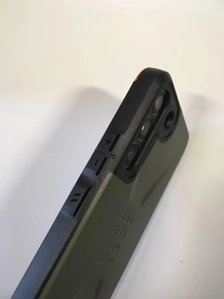 Оригінальний протиударний чохол UAG Civilian Samsung Galaxy S22 Plus (6.6") Olive 21343D114040 - фото 4
