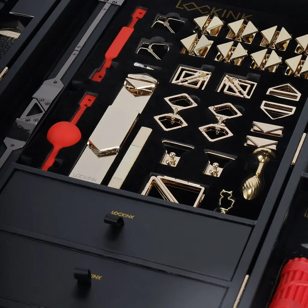 БДСМ-набір LOCKINK All-in-1 BDSM Play Kit, чорний, шкіра з тисненням, предмети для бондажу, шибарі, ваксплею - фото 3