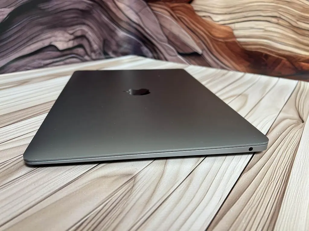 Ноутбук Apple MacBook Air 13" 2020 M1/8/256 (FVFHHJSWQ6L4) Б/в - фото 6