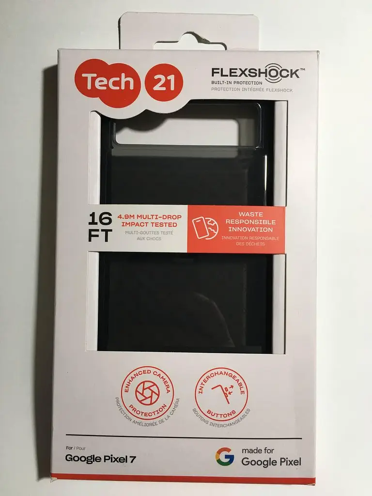Оригінальний протиударний чохол Tech21 Evo Check для Google Pixel 7 Smokey Black (T21-9546) - фото 2