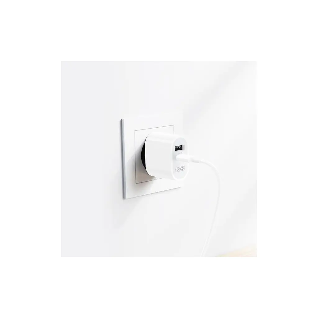 Зарядний пристрій XO L97 (1xUSB-C / 1xUSB / 2.4 А) + кабель USB-A — Micro-USB, білий (XO-L97-MC) - фото 4