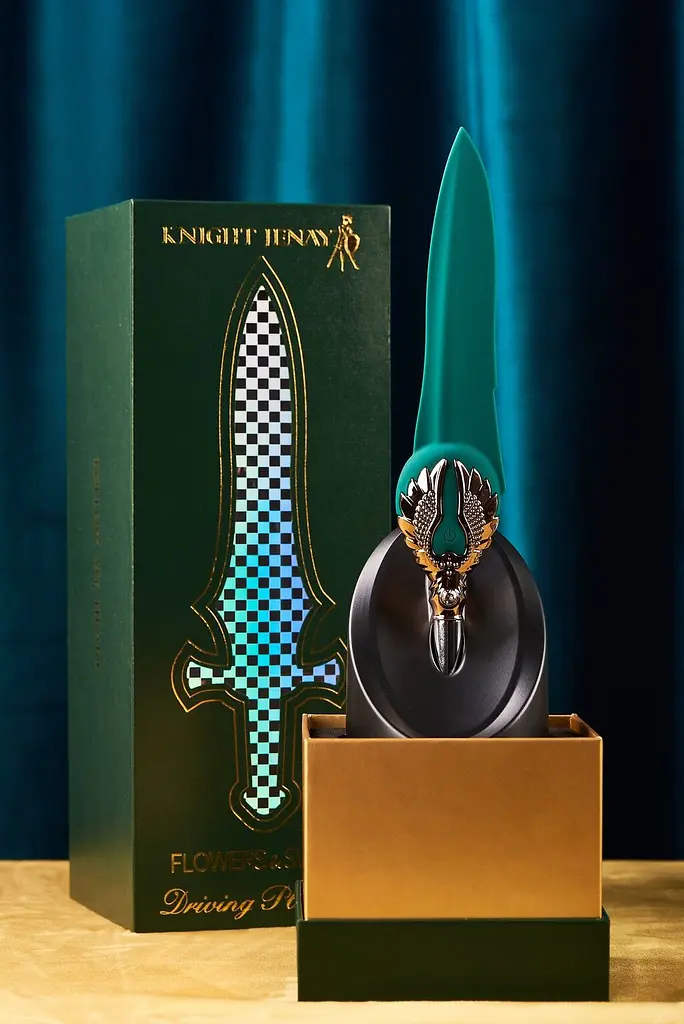 Вишуканий вібратор Knight Jenay FLOWERS & SWORD, маска, стрічка та лубрикант у комплекті - фото 8