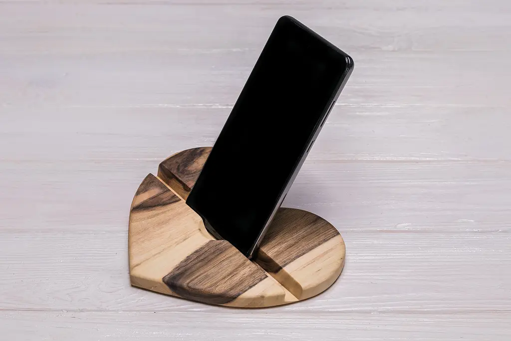 Підставка з дерева для гаджета ecoWalnut 175х140х15 мм - фото 2