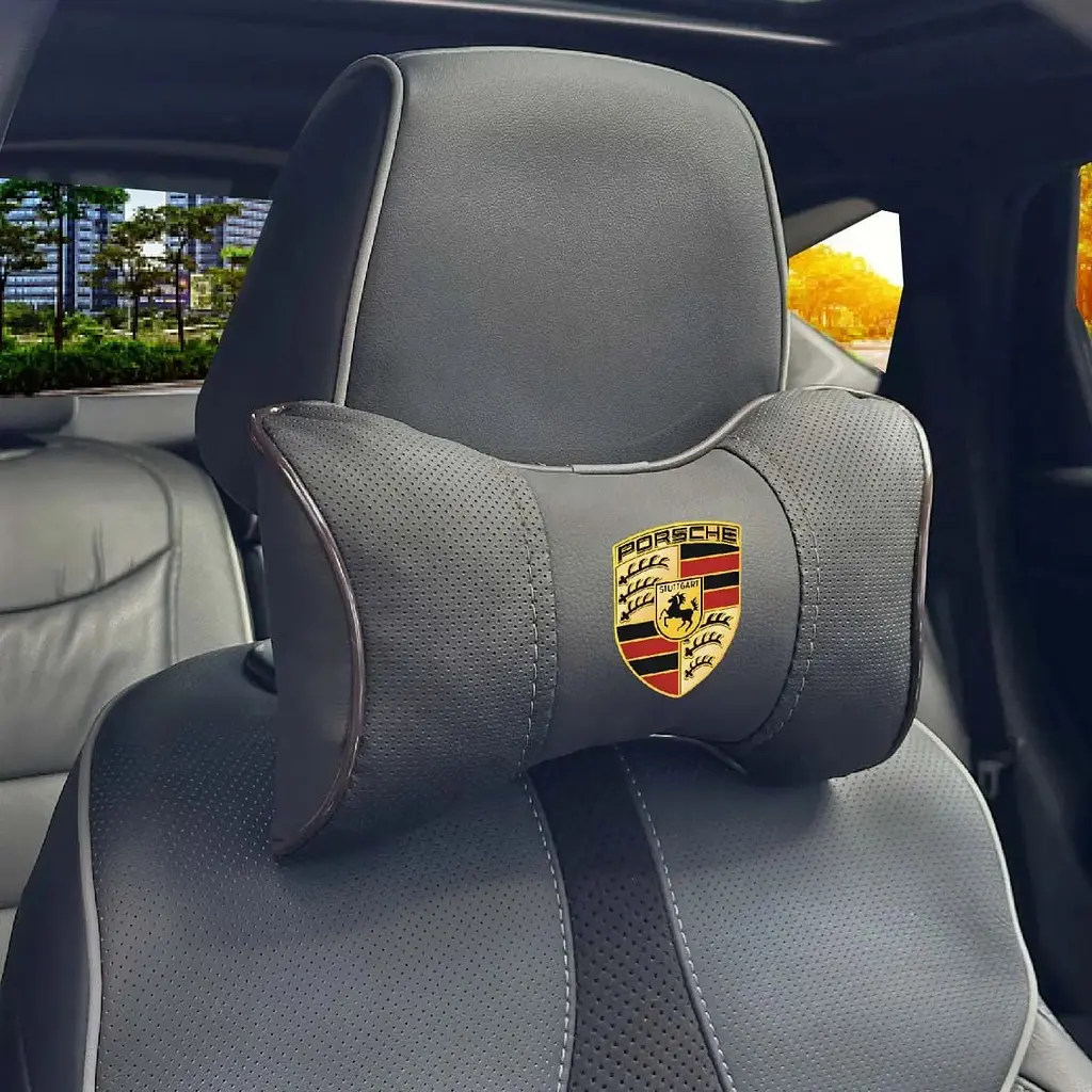 Подушка на підголівник з логотипом Porsche Екошкіра 3D Кольоровий лого Чорна-Коричневий кант 1 шт