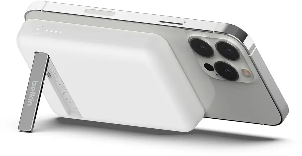 Портативний акумулятор із бездротовим заряджанням BPD004BTWT Power Bank Belkin Magnetic 5000 White - фото 5