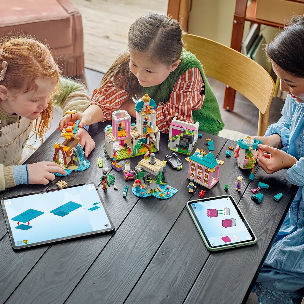 Конструктор LEGO Disney Princess Замок принцессы и королевские любимцы 787 деталей (43267) - фото 11