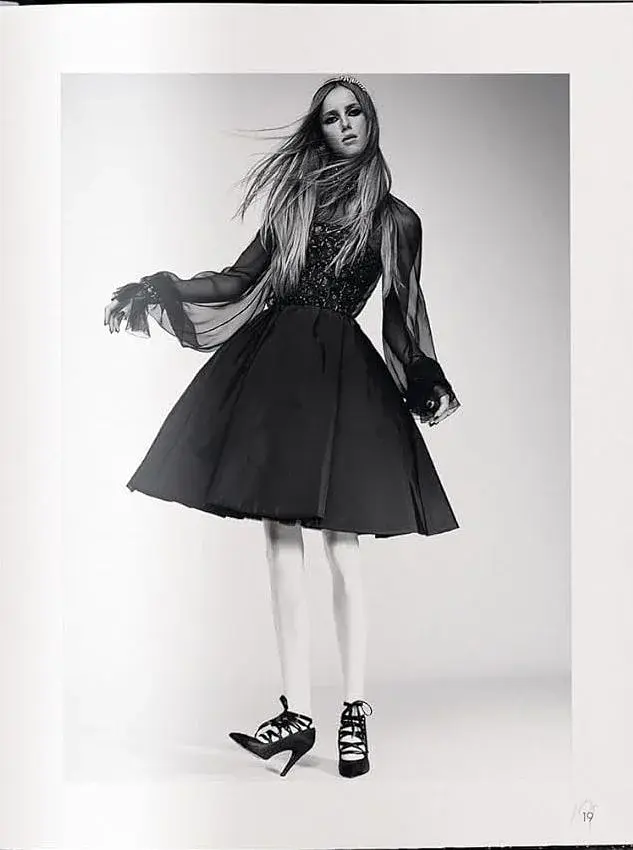 The Black Book: Fashion, Styles & Stories - фото 8
