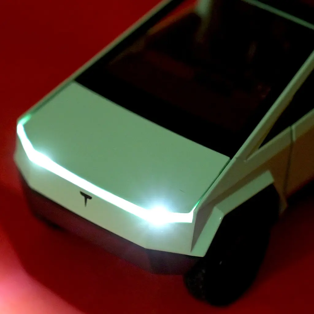 Колекційна металева модель автомобіля Автопром Tesla Cybertruck з квадроциклом, інерцією, світлом та звуком 1:32 - фото 6